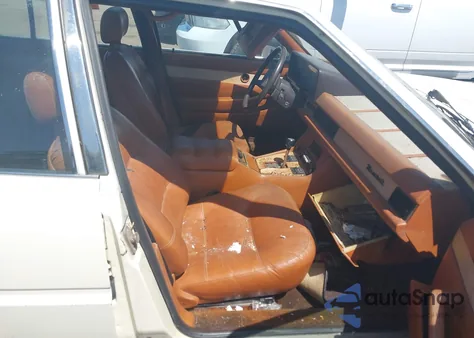 1985 Maserati Quattroporte z USA, uszkodzony, nr VIN ZAMBC1103FA305124